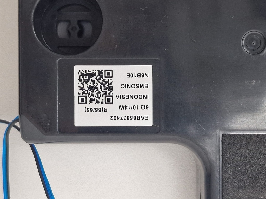 Etiqueta P/N EAB65837402 (legible)
